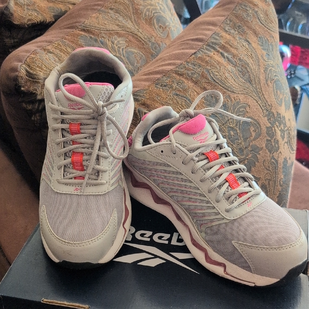 Reebok Women's Gray and Pink Steele Toe Sneakers